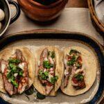 découvrez nos délicieuses galettes de pommes de terre, croustillantes à l'extérieur et moelleuses à l'intérieur. parfaites en apéritif ou en accompagnement, ces pancakes de pommes de terre sauront ravir vos papilles. faciles à préparer, elles sont un incontournable de la cuisine maison !