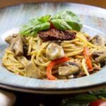 découvrez notre délicieuse recette de spaghetti aux champignons ! un plat savoureux, rapide à préparer, qui allie des pâtes al dente et une sauce onctueuse à base de champignons frais. parfait pour impressionner vos invités ou pour un dîner en famille. savourez un mélange de saveurs et d'arômes qui ravira les amateurs de cuisine italienne.