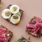 découvrez notre délicieuse omelette aux asperges, un plat savoureux et sain, parfait pour le petit-déjeuner ou le brunch. cette recette simple met en valeur la tendreté des asperges fraîches, accompagnées d'œufs battus et d'épices, pour un repas qui ravira vos papilles.