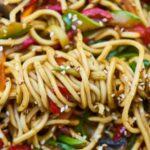 découvrez une délicieuse recette de sauté de légumes verts, alliant croquant et saveurs. parfait pour un repas sain et rapide, ce plat coloré met en avant des légumes frais et nutritifs, idéaux pour les amateurs de cuisine végétale.