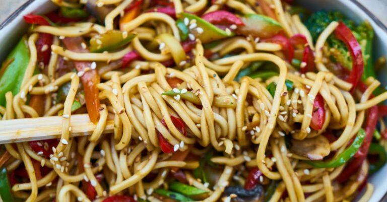 découvrez une délicieuse recette de sauté de légumes verts, alliant croquant et saveurs. parfait pour un repas sain et rapide, ce plat coloré met en avant des légumes frais et nutritifs, idéaux pour les amateurs de cuisine végétale.