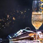 découvrez l'art de la fondue, un plat savoureux et convivial qui réunit amis et famille autour d'un caquelon. apprenez toutes les astuces pour réussir cette délicieuse recette suisse, qu'elle soit au fromage, à la viande ou au chocolat. éveillez vos papilles et savourez un moment chaleureux et mémorable !