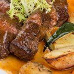 découvrez notre recette savoureuse de pommes de terre rôties, croustillantes à l'extérieur et fondantes à l'intérieur. parfaites en accompagnement pour vos repas, ces pommes de terre rôties raviront vos papilles avec leurs arômes délicats et leur texture irrésistible.