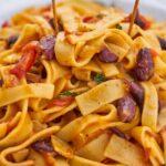 découvrez notre délicieuse recette de pasta gratin, un plat savoureux et réconfortant, parfait pour les repas en famille ou entre amis. savourez des pâtes fondantes, nappées d'une onctueuse sauce et gratinées à la perfection. un plaisir culinaire à ne pas manquer !