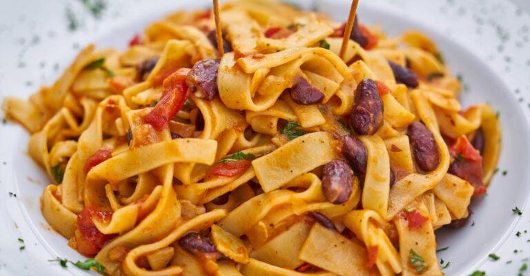 découvrez notre délicieuse recette de pasta gratin, un plat savoureux et réconfortant, parfait pour les repas en famille ou entre amis. savourez des pâtes fondantes, nappées d'une onctueuse sauce et gratinées à la perfection. un plaisir culinaire à ne pas manquer !