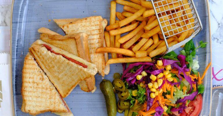 découvrez des recettes irrésistibles de sandwiches grillés, alliant croustillant et saveurs. parfaits pour un repas rapide ou une collation gourmande, ces sandwiches raviront vos papilles avec des ingrédients frais et savoureux.
