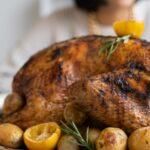 découvrez l'art du roast, une technique culinaire qui sublime la viande grâce à une cuisson lente et savoureuse. apprenez les secrets pour réussir un roast tendre et juteux, idéal pour vos repas en famille ou entre amis.