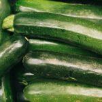 découvrez notre délicieuse recette de gratin de courgettes, un plat savoureux et réconfortant, parfait pour accompagner vos repas. facile à réaliser, ce gratin met en valeur la fraîcheur des courgettes avec une onctueuse sauce crémeuse et un croquant irrésistible grâce au fromage grillé. idéal pour les repas en famille ou les dîners entre amis.