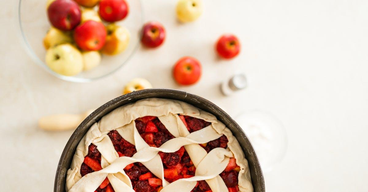 découvrez notre délicieuse recette de pâte à tarte aux pommes ! parfaite pour réaliser un apple pie traditionnel, cette croûte dorée et croustillante apportera une touche gourmande à vos desserts. suivez nos conseils pour une texture idéale et un goût irrésistible.