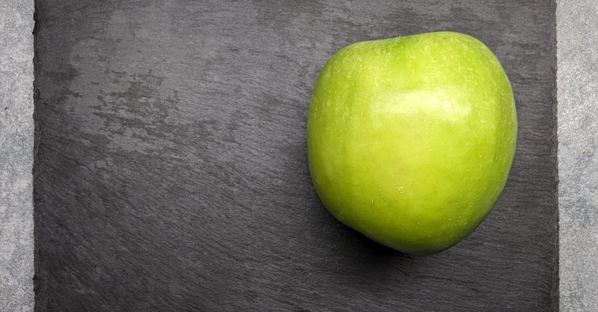découvrez notre délicieuse recette de tarte aux pommes, alliant croûte dorée et garniture fondante. parfaite pour accompagner vos repas ou pour un goûter gourmand, cette tarte saura ravir les palais de tous les gourmets.