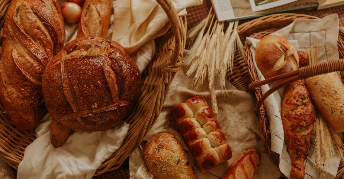 découvrez l'authenticité de la baguette française, ce pain emblématique, avec sa croûte dorée et croustillante, et sa mie légère et aérée. apprenez tout sur ses origines, ses astuces de cuisson et les meilleures façons de l'apprécier dans vos repas quotidiens.