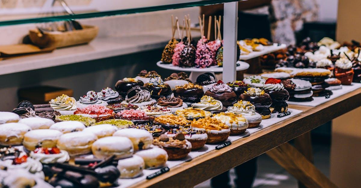 découvrez l'univers délicieux du chocolat : ses origines, ses variétés et ses bienfaits. explorez des recettes savoureuses et des astuces pour savourer chaque bouchée de ce plaisir irrésistible.