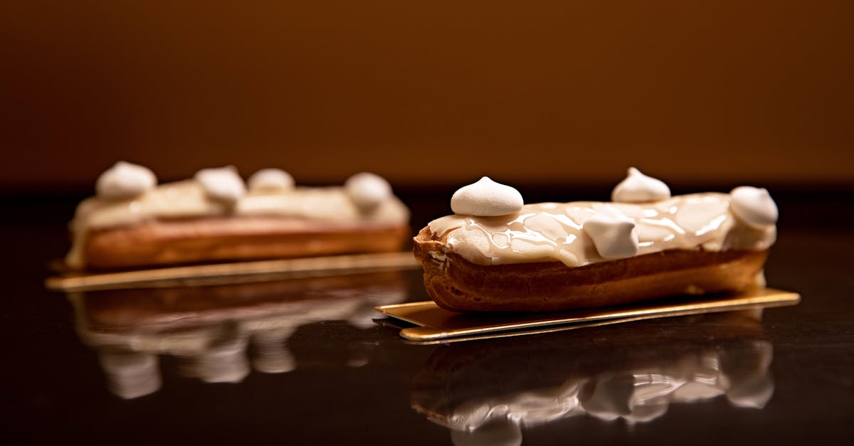 découvrez l'art de la pâte à choux, une préparation de pâtisserie délicate et légère. apprenez à maîtriser cette recette incontournable pour réaliser des éclairs, choux à la crème, et bien d'autres douceurs irrésistibles. un délice qui émerveillera vos papilles!