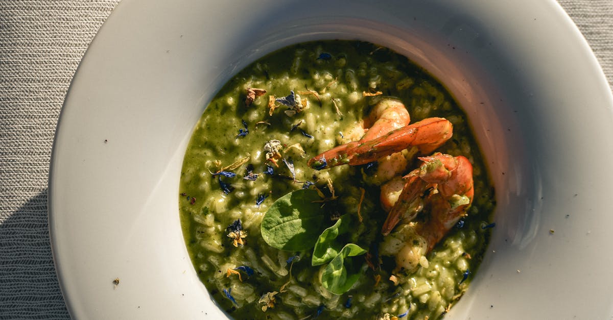 savourez un délicieux riz crémeux aux épinards, une recette réconfortante et nutritive qui allie la douceur des épinards à la texture onctueuse du riz. parfait en accompagnement ou en plat principal, ce mets coloré ravira vos papilles !