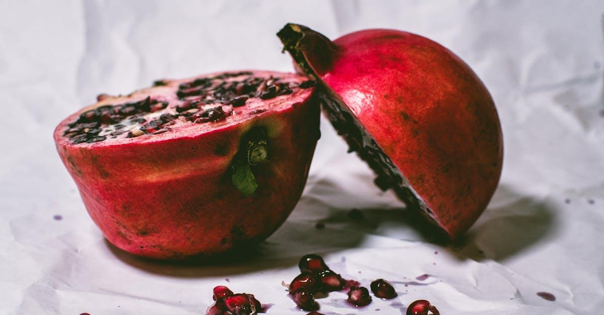 découvrez notre délicieuse tarte aux fruits exotiques, un dessert rafraîchissant et coloré qui marie harmonieusement des saveurs tropicales irrésistibles. idéale pour impressionner vos invités ou pour un moment de douceur en solo.