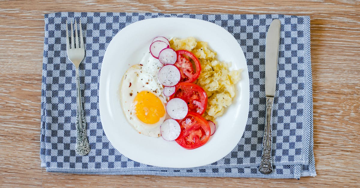 découvrez notre délicieuse recette d'œuf au plat, un classique simple et savoureux. apprenez à le préparer à la perfection pour un petit-déjeuner nutritif ou un brunch gourmand!