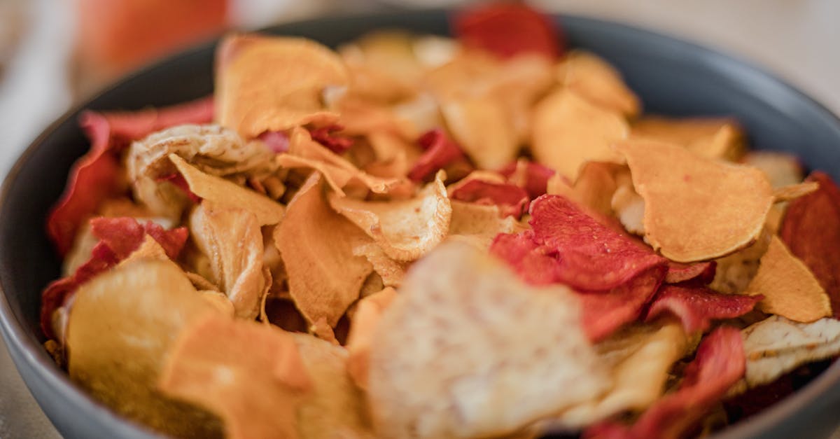découvrez la recette facile et délicieuse des chips maisons, croustillantes et savoureuses. apprenez à préparer vos propres chips à partir de pommes de terre fraîches, parfaites pour un apéritif ou un en-cas sain. idéales pour toutes les occasions !