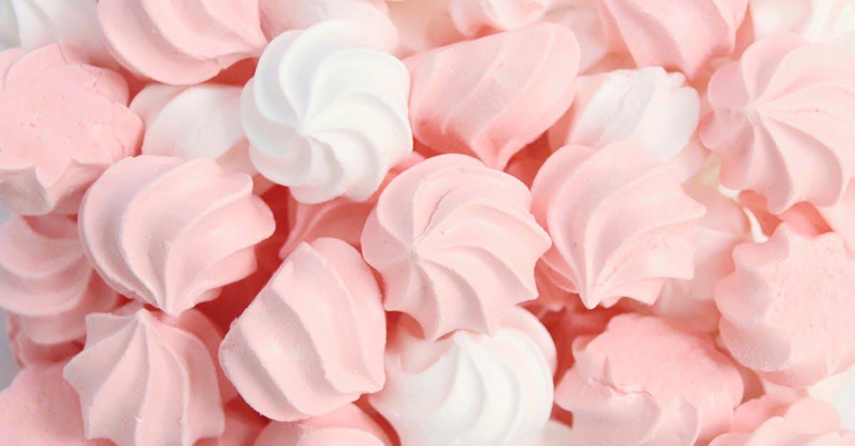 découvrez l'univers délicieux des meringues : légères, croustillantes et fondantes, ces douceurs sucrées sont idéales pour toutes vos occasions. apprenez à préparer des meringues parfaites grâce à nos recettes et astuces, et laissez-vous séduire par leur goût irrésistible.