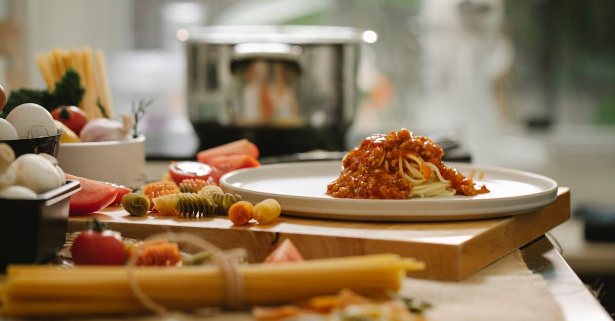 découvrez une délicieuse recette de spaghetti aux champignons qui éveillera vos papilles. facile à préparer, cette plat offre une combinaison savoureuse de pâtes al dente et de champignons sautés, le tout agrémenté d'herbes fraîches et d'une sauce crémeuse.