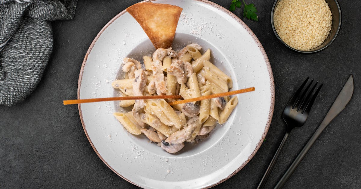 découvrez notre délicieuse recette de spaghetti aux champignons, une combinaison savoureuse de pâtes al dente, de champignons sautés, d'ail et d'herbes fraîches. parfaite pour un repas rapide et réconfortant, cette recette de spaghetti aux champignons ravira les papilles des amateurs de cuisine italienne.