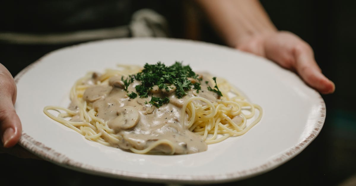 savourez une délicieuse recette de pâtes à la crème de moutarde, alliant la richesse de la crème et le piquant de la moutarde pour un plat savoureux et réconfortant. idéal pour un dîner en famille ou entre amis !