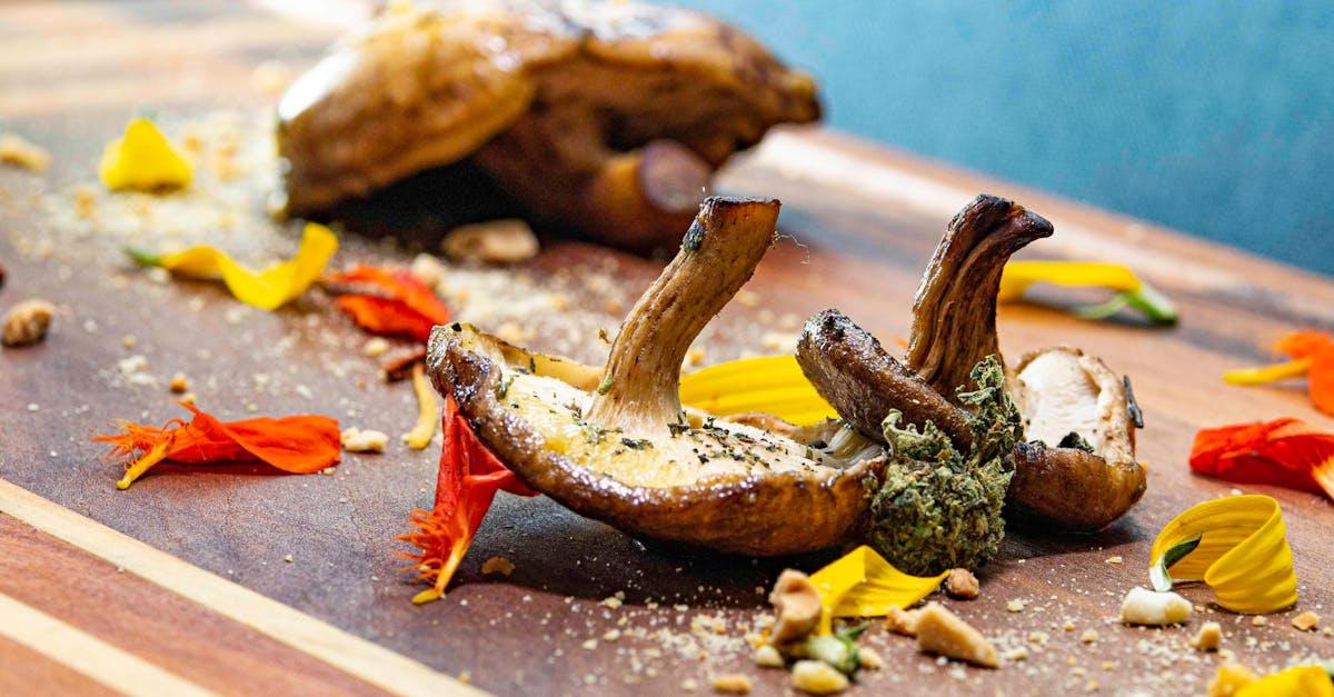 découvrez les pleurotes, ces champignons délicats et savoureux, riches en nutriments et parfaits pour agrémenter vos plats. apprenez à les cuisiner facilement et explorez leurs bienfaits pour la santé dans cette guide complet.
