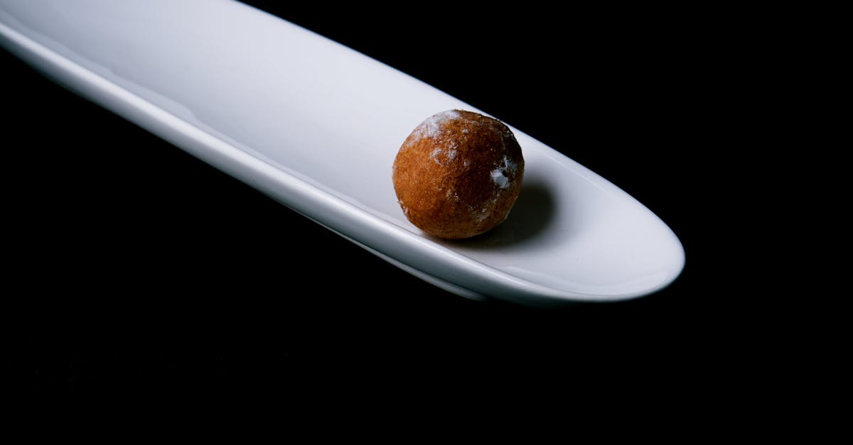 découvrez l'univers gourmand de la praline, une délicieuse confiserie aux multiples saveurs qui ravira vos papilles. apprenez à préparer cette douceur sucrée, que ce soit en version traditionnelle ou revisité, et plongez dans l'art de la pâtisserie avec nos recettes et astuces.