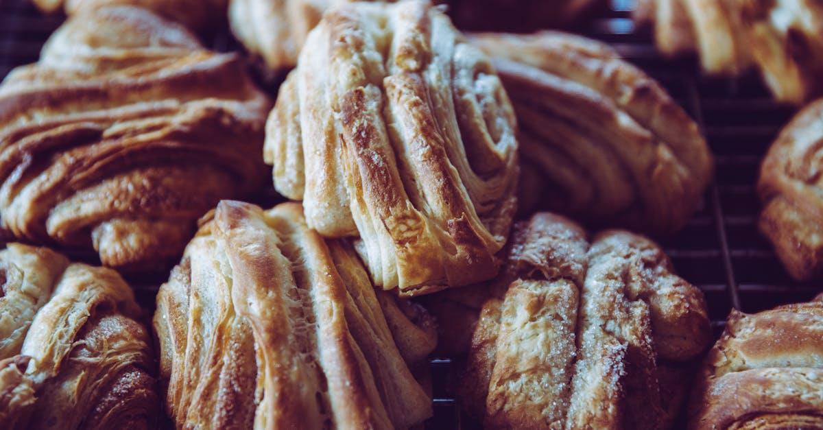 découvrez l'art de la pâte feuilletée : un classique de la pâtisserie qui séduit par sa légèreté et son croustillant. apprenez à réaliser cet incontournable de la cuisine française avec nos recettes et astuces faciles à suivre.