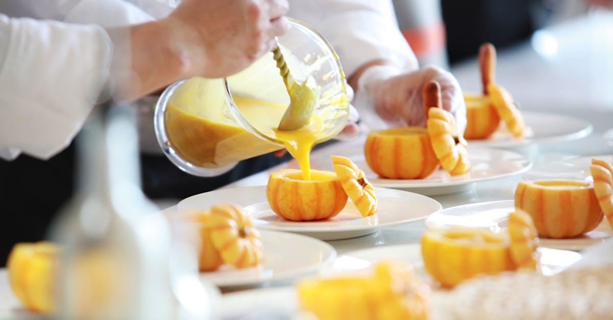 découvrez notre délicieuse recette de gratin de potiron, un plat réconfortant et savoureux qui met en valeur la douceur du potiron, agrémenté de crème onctueuse et de fromage fondant. parfait pour vos repas d'automne, ce gratin saura ravir vos convives !
