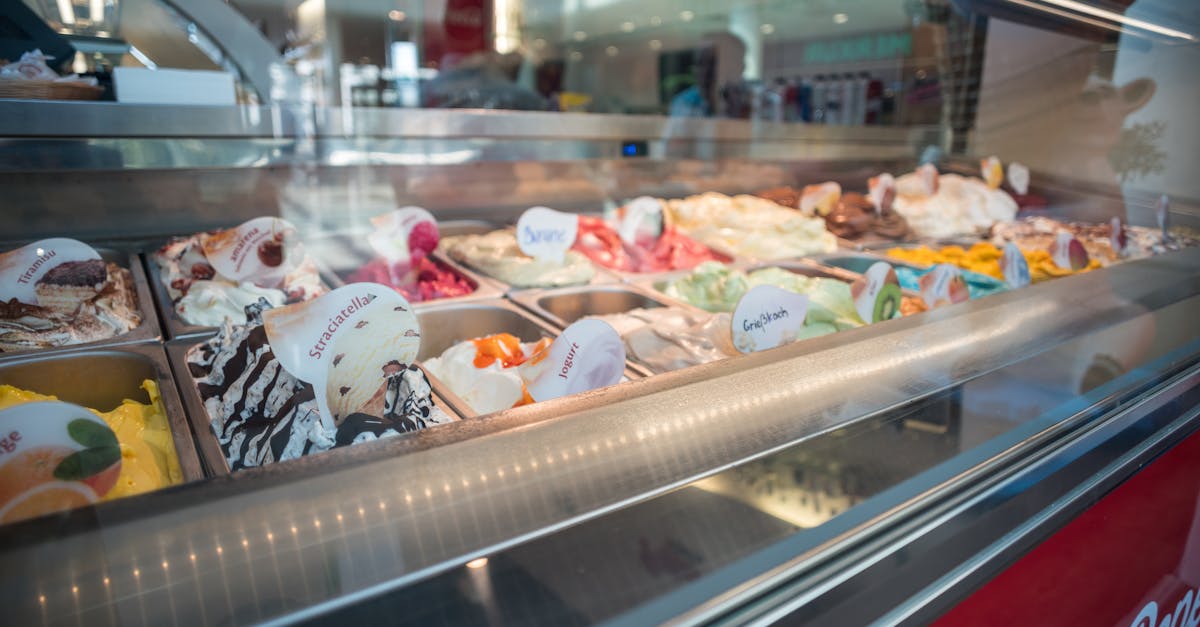 découvrez notre sorbet framboise, une délicieuse gourmandise glacée à base de framboises juteuses et sucrées. idéal pour se rafraîchir lors des chaudes journées d'été, ce dessert vegan est à la fois léger et plein de saveurs naturelles. un plaisir fruité à savourer en toute occasion !