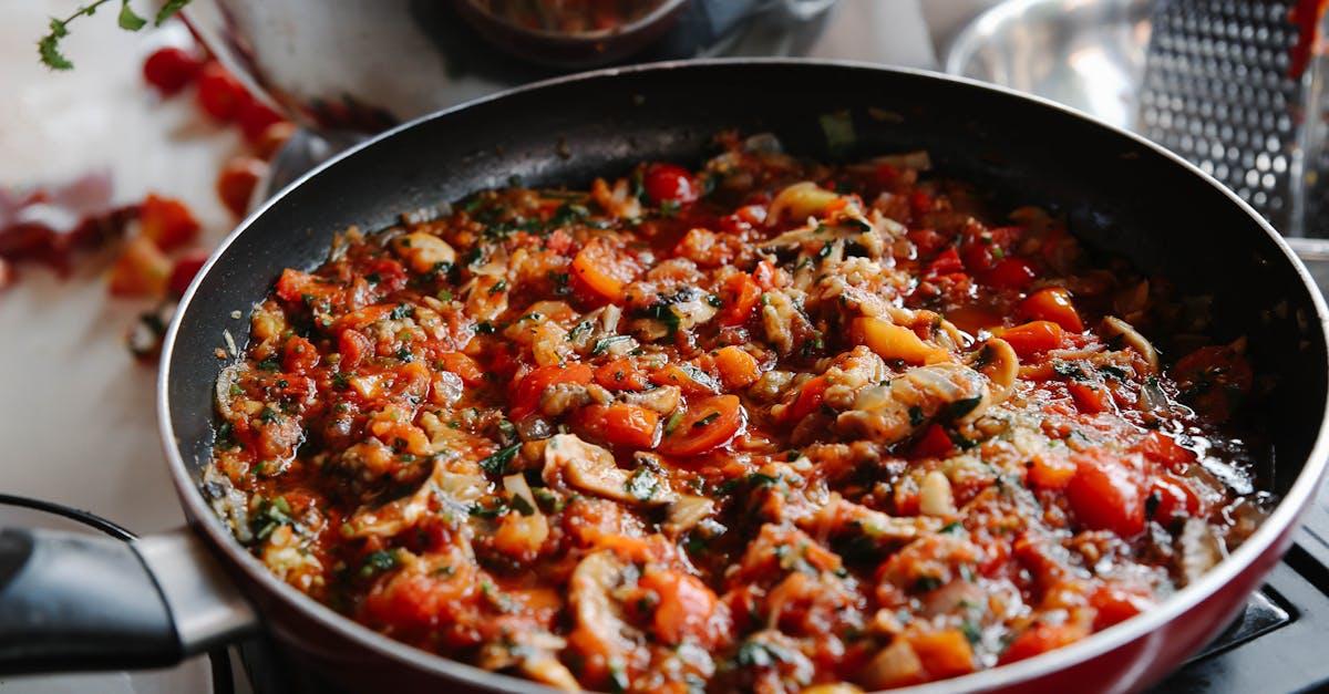 découvrez la recette classique de la ratatouille, un plat délicieux et coloré à base de légumes frais. apprenez à préparer ce mets emblématique de la cuisine provençale, plein de saveurs et d'arômes, idéal pour accompagner vos repas ou en plat principal végétarien.