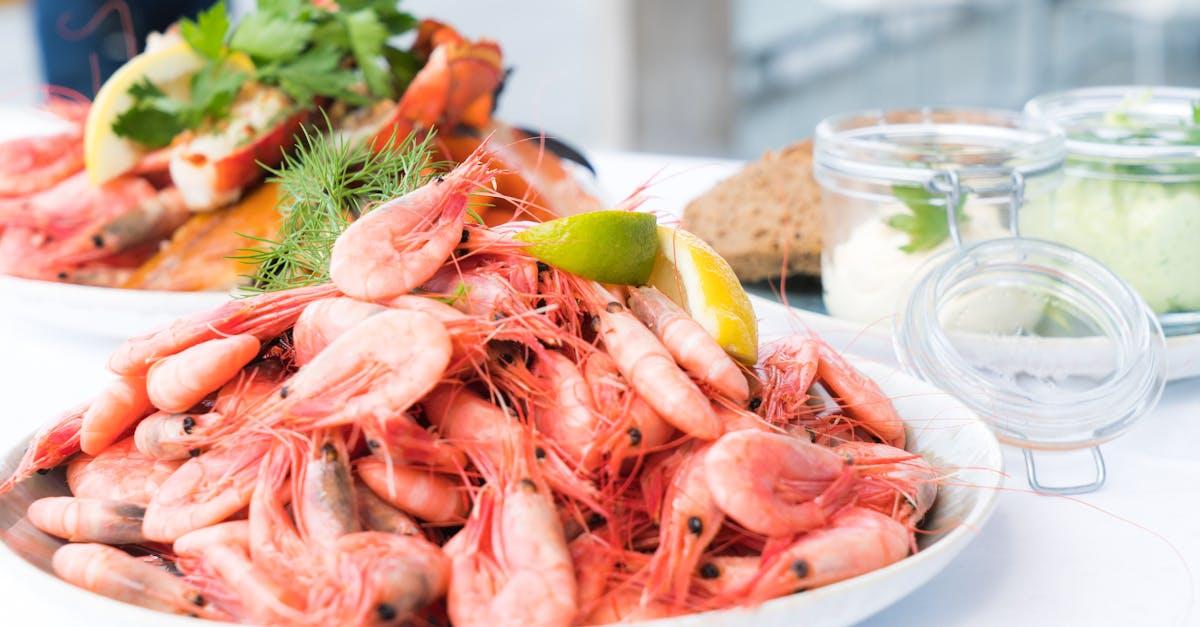 découvrez la richesse des produits de la mer avec notre sélection de fruits de mer frais et savoureux. que vous soyez amateur de poissons, crustacés ou mollusques, notre gamme variée saura satisfaire toutes vos envies culinaires. plongez dans l'univers marin et laissez-vous tenter par des recettes délicieuses et des conseils de préparation.
