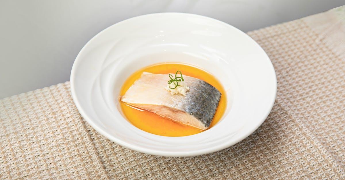 découvrez le goût exquis du saumon fumé, une délicatesse appréciée pour sa texture fondante et son arôme savoureux. parfait en entrée, dans des salades ou des plats raffinés, le saumon fumé allie nutrition et plaisir. explorez nos conseils pour le déguster!