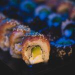 découvrez l'art du sushi avec nos recettes authentiques et délicieuses. apprenez à préparer ces bouchées japonaises raffinées qui raviront vos papilles. idéales pour un repas entre amis ou une soirée spéciale, nos astuces vous guideront pour réaliser des sushis parfaits à la maison.