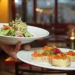 découvrez la salade piémontaise, un plat savoureux qui allie pommes de terre, légumes croquants et une délicieuse sauce crémeuse. idéale pour les repas d'été ou comme accompagnement, cette recette traditionnelle italienne ravira vos papilles avec ses saveurs authentiques et sa simplicité.