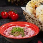 découvrez notre délicieuse salade de betterave, un mariage parfait de saveurs terreuses et de fraîcheur. équilibrée et nutritive, elle allie betteraves croquantes, vinaigrette légère et ingrédients savoureux pour une expérience culinaire raffinée. parfaite en entrée ou en accompagnement, cette salade colorée ravira vos papilles et embellira vos repas.