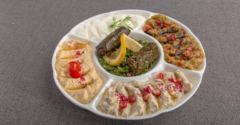 découvrez la recette traditionnelle du tabbouleh, une salade méditerranéenne rafraîchissante à base de boulgour, persil frais, tomates juteuses et citron. parfaite pour vos repas d'été ou comme accompagnement plein de saveurs.