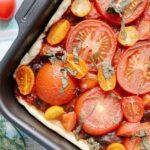 découvrez notre délicieuse tarte aux légumes, un plat savoureux et sain, parfait pour toute occasion. préparée avec des légumes frais et de saison, elle ravira vos papilles tout en apportant une touche colorée à votre table.