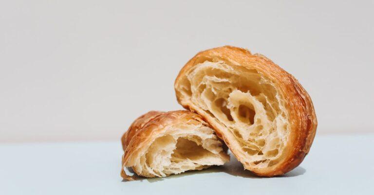 découvrez tout sur la couleur de la mie de pain : influence des ingrédients, techniques de cuisson et astuces pour obtenir la teinte parfaite. améliorez vos recettes de boulangerie et apportez une touche de couleur à vos créations culinaires.
