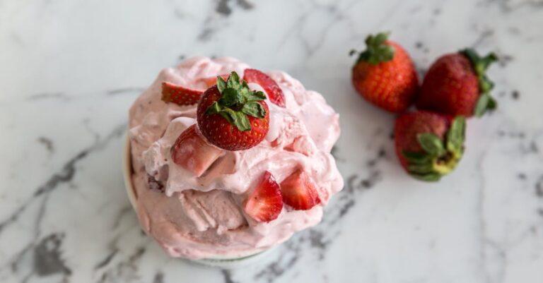 découvrez une variété irrésistible de desserts gourmands, allant des douceurs classiques aux créations originales, pour ravir vos papilles et égayer vos moments sucrés.