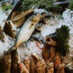 découvrez le bar, un poisson prisé des gourmets pour sa chair délicate et savoureuse. apprenez-en plus sur ses caractéristiques, ses modes de préparation et des recettes délicieuses qui mettent en valeur ce poisson plein de saveurs.