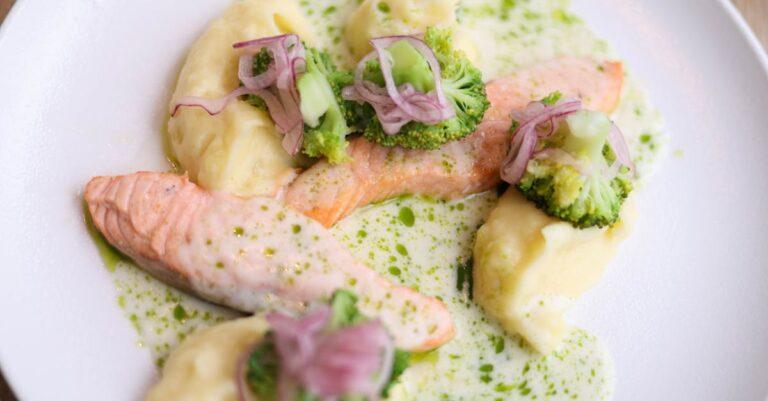 découvrez une délicieuse recette de poisson tahitien qui allie fraîcheur et saveurs exotiques. apprenez à préparer ce plat typique avec des ingrédients locaux, alliant poisson frais, fruits tropicaux et épices parfumées. idéal pour un dîner en famille ou entre amis.