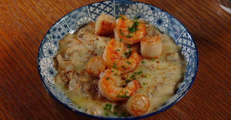 découvrez la délicatesse des coquilles saint-jacques, un fruit de mer prisé pour sa texture tendre et son goût raffiné. explorez des recettes savoureuses et des conseils de préparation pour savourer ce délice marin.