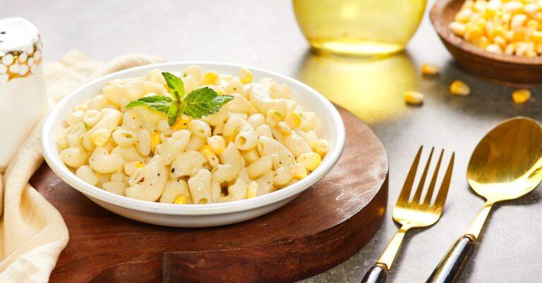 dégustez nos délicieuses spaghetti crémeuses, un plat réconfortant alliant pâtes parfaitement cuites et une sauce onctueuse, rehaussée d'herbes fraîches et de parmesan. idéal pour un repas convivial en famille ou entre amis.