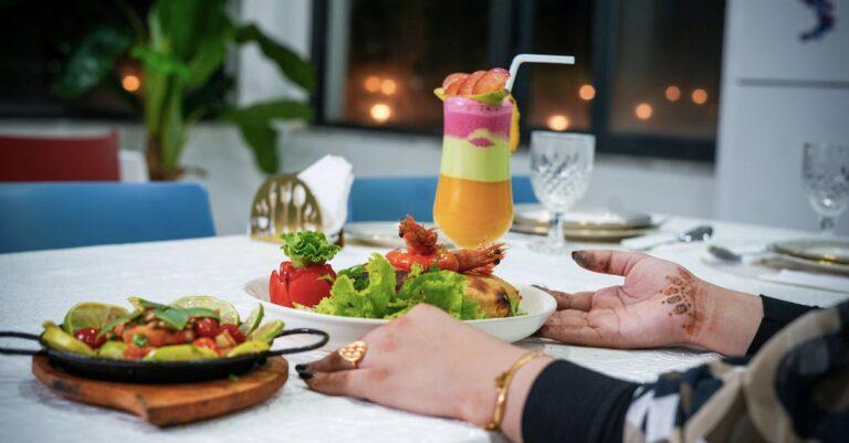 découvrez notre délicieuse salade indienne, une fusion de saveurs exotiques avec des légumes frais, des épices parfumées et une sauce crémeuse, parfaite pour une entrée légère ou un accompagnement savoureux.