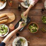 découvrez des astuces incontournables pour préparer des salades délicieuses et équilibrées. transformez vos plats avec des conseils pratiques sur les ingrédients, les assaisonnements et la présentation. idéal pour les amateurs de cuisine saine !