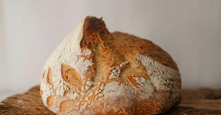 découvrez l'art de la fermentation avec notre guide complet sur le pain au levain. apprenez à préparer ce pain savoureux et croustillant à la maison, avec des astuces et des recettes pour maîtriser la sourdough comme un pro.