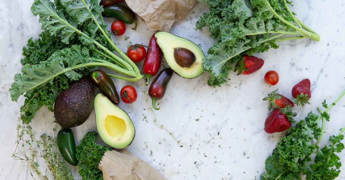 découvrez les bienfaits de l'avocat, ce fruit nourrissant et délicieux, riche en nutriments essentiels. apprenez des recettes variées pour intégrer l'avocat dans votre alimentation quotidienne et profitez de ses vertus pour la santé.