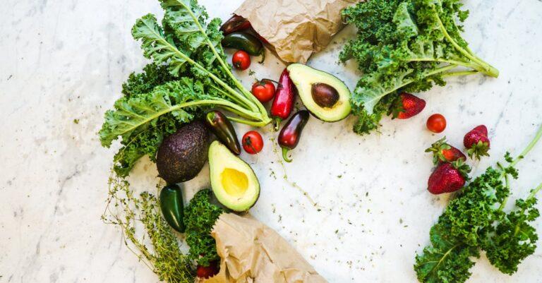 découvrez les bienfaits de l'avocat, un fruit nutritif riche en acides gras sains, vitamines et minéraux. apprenez des recettes savoureuses et des conseils pour intégrer ce super-aliment dans votre alimentation quotidienne.