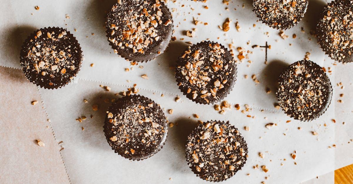 découvrez notre délicieux brownie, une douceur riche en chocolat, fondante en bouche et parfaite pour satisfaire toutes vos envies de sucré. préparé avec des ingrédients de qualité, ce gâteau se partage ou se savoure seul, pour un moment de plaisir inégalé.